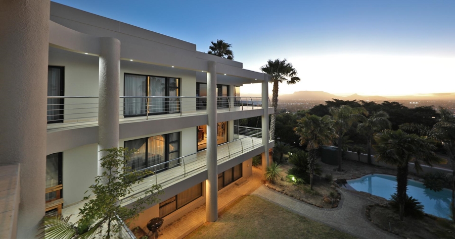 7 Bedroom Property for Sale in Plattekloof Western Cape